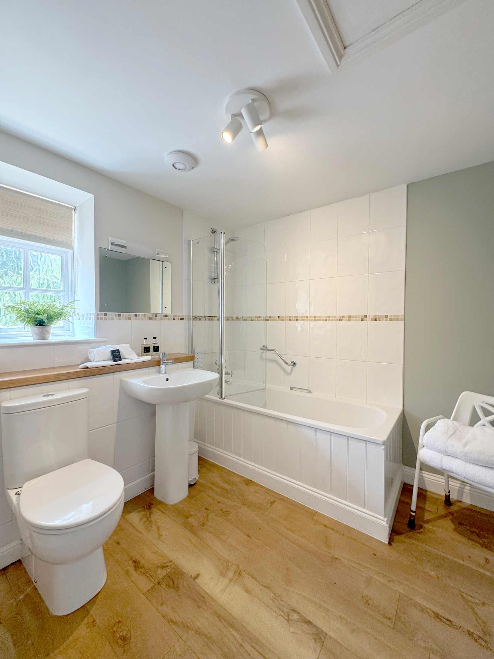 bk-0726-bathroom-1