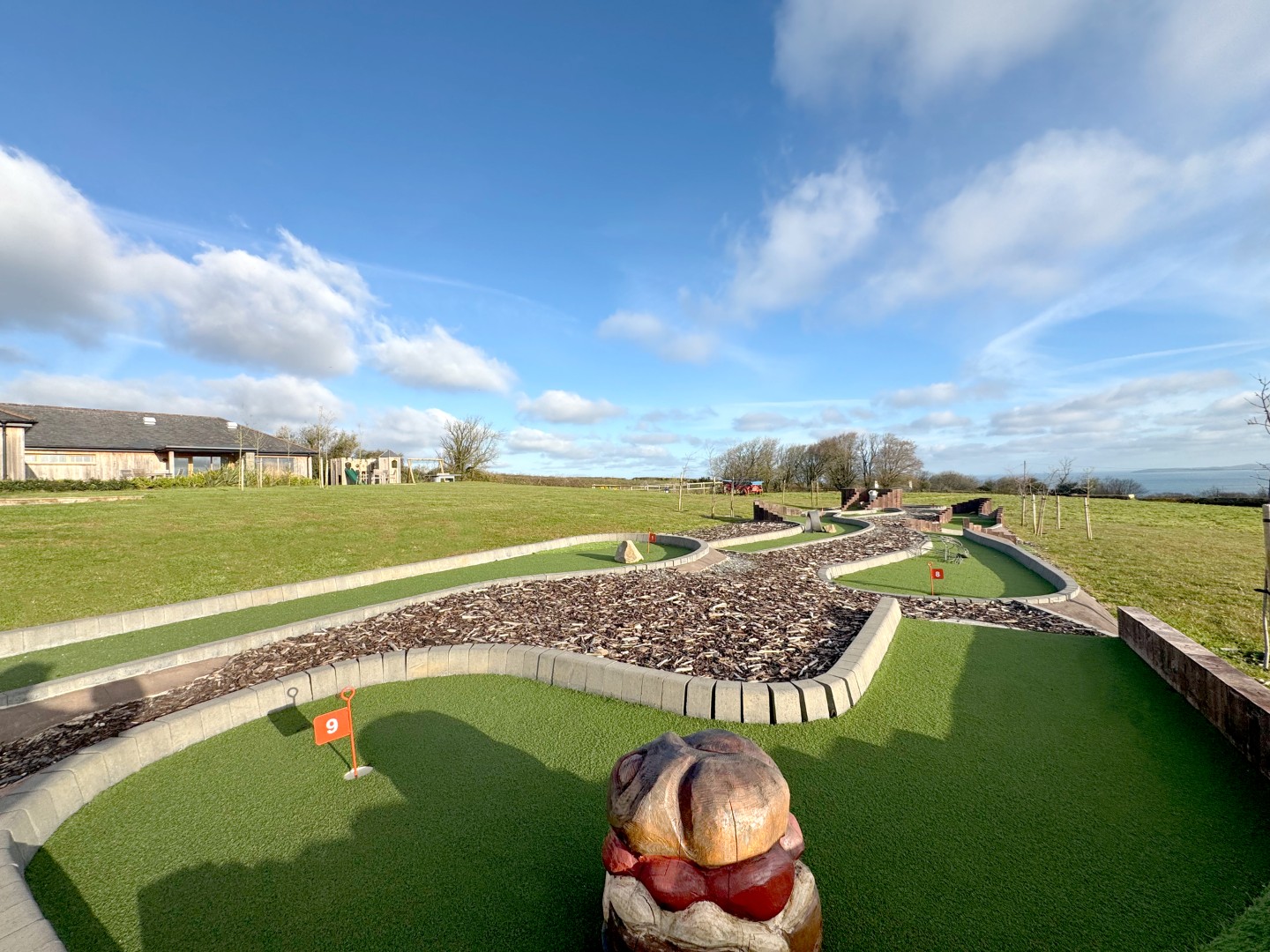nw-0426-facilities-mini-golf-3