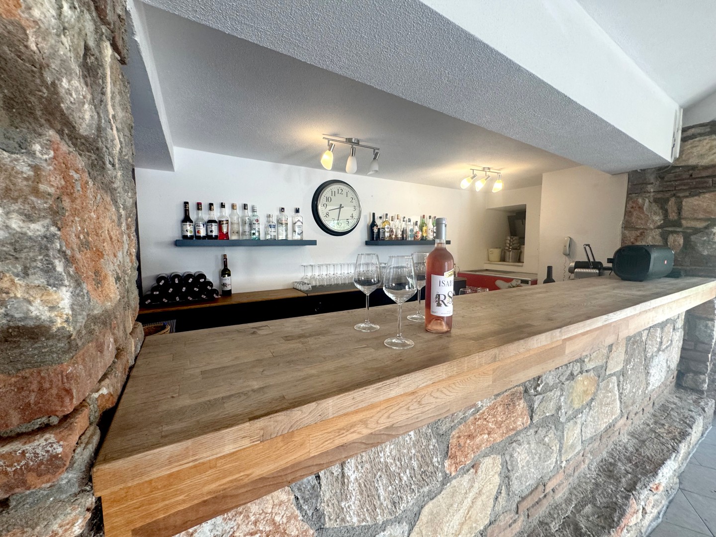 pv-0626-facilities-bar-1