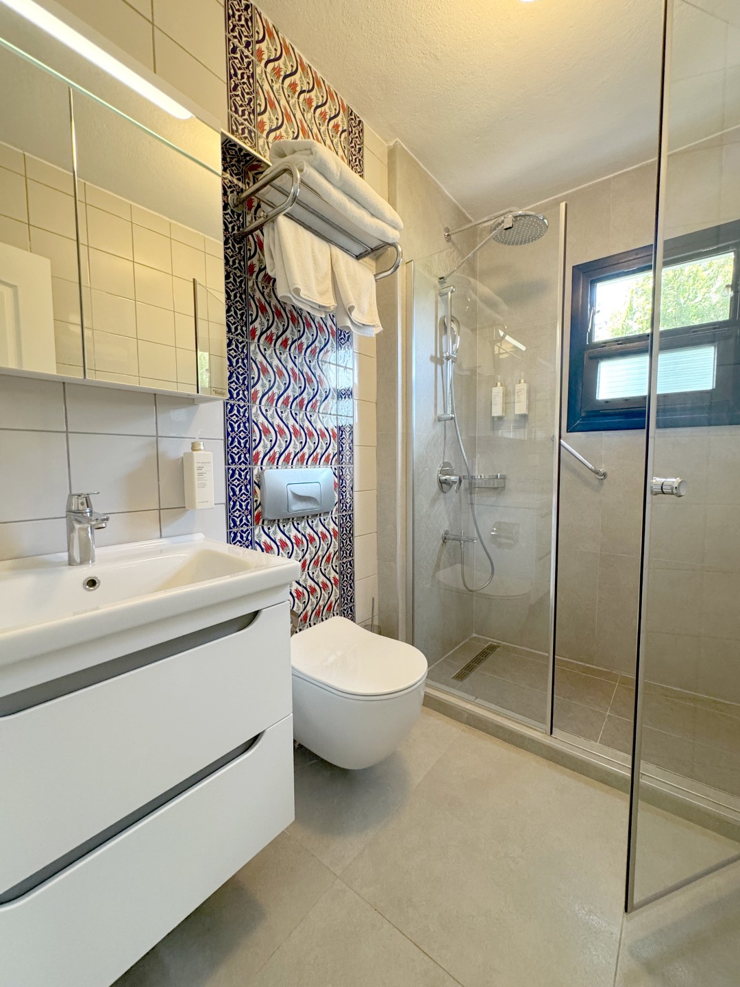 pv-0626-interiors-apartment-shower-room-14