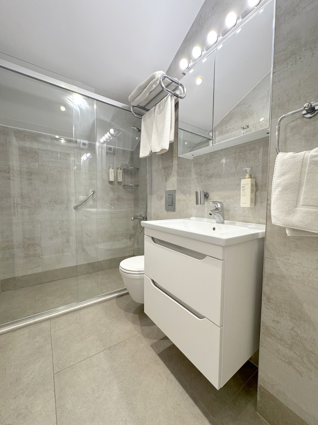 pv-0626-interiors-townhouse-shower-room-3