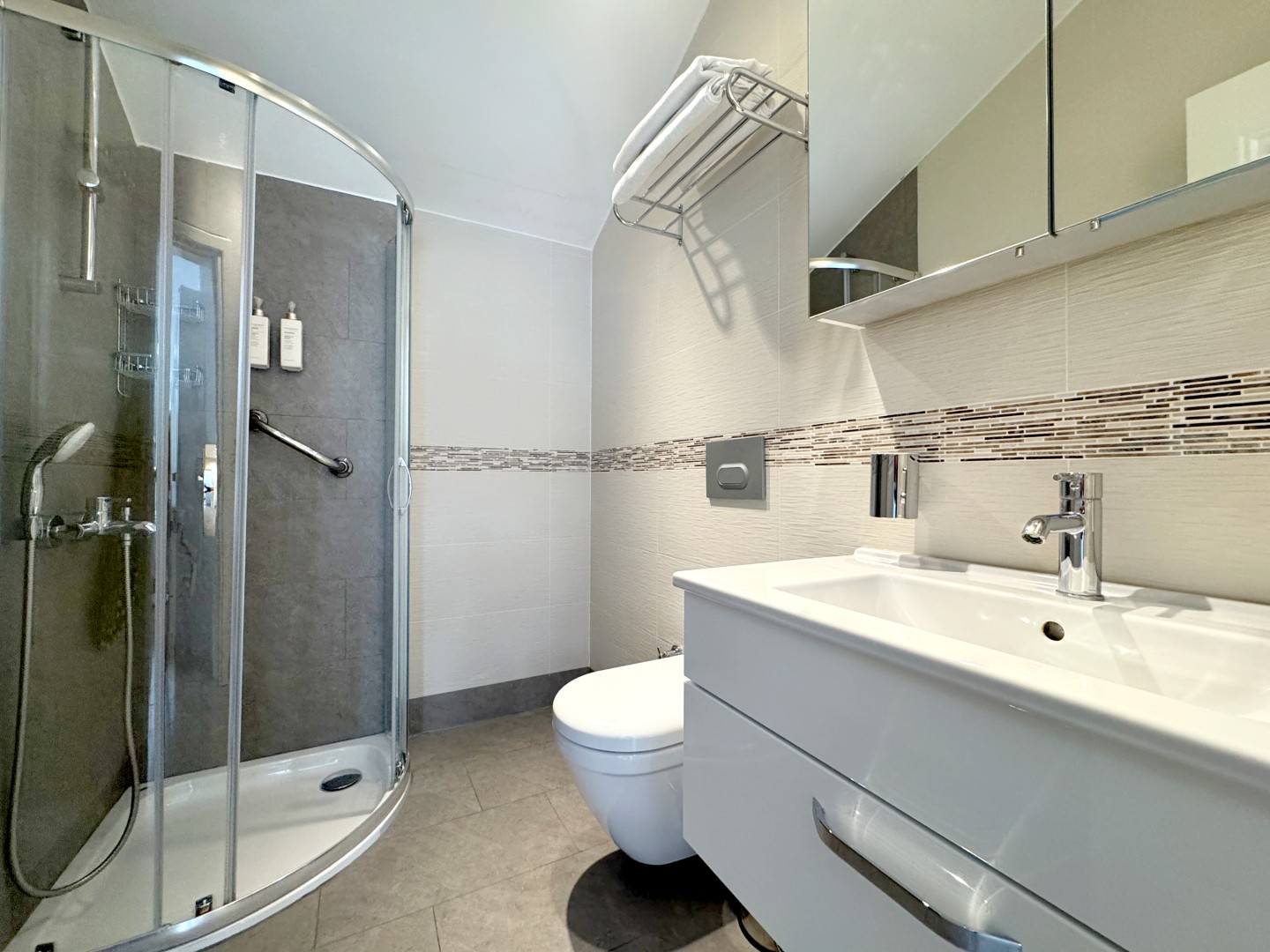 pv-0626-interiors-townhouse-shower-room-6