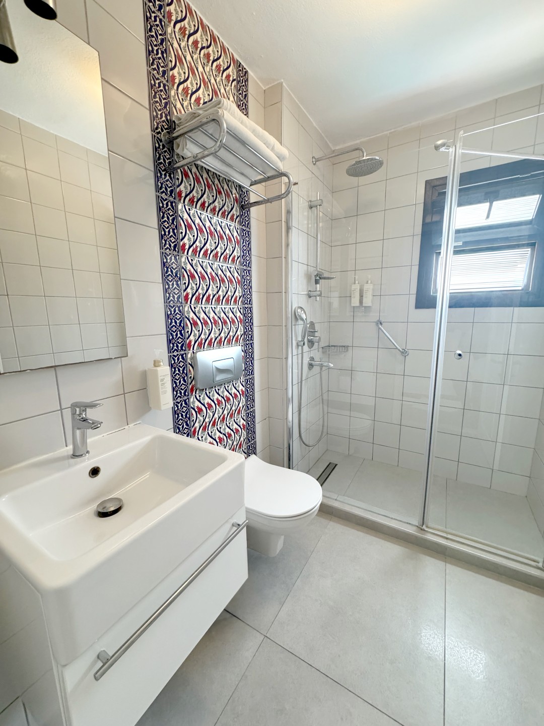 pv-0626-interiors-villa-shower-room-3
