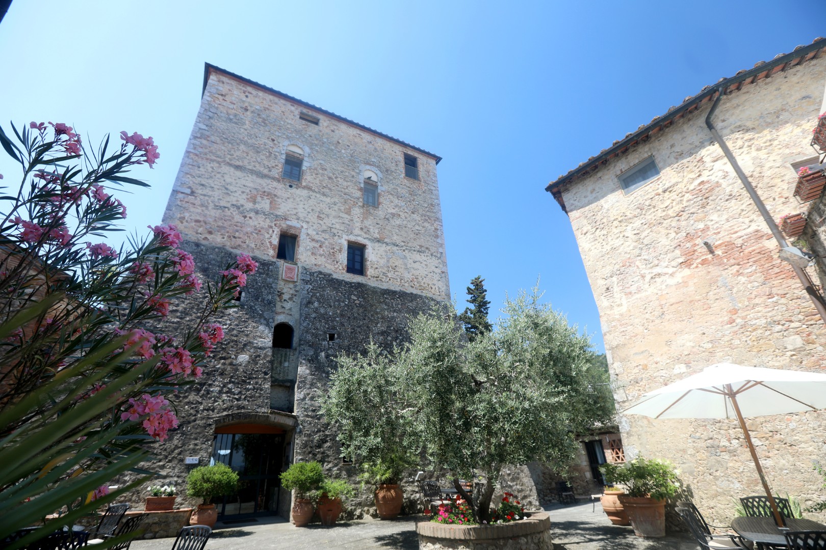 st-0726-exterior-5