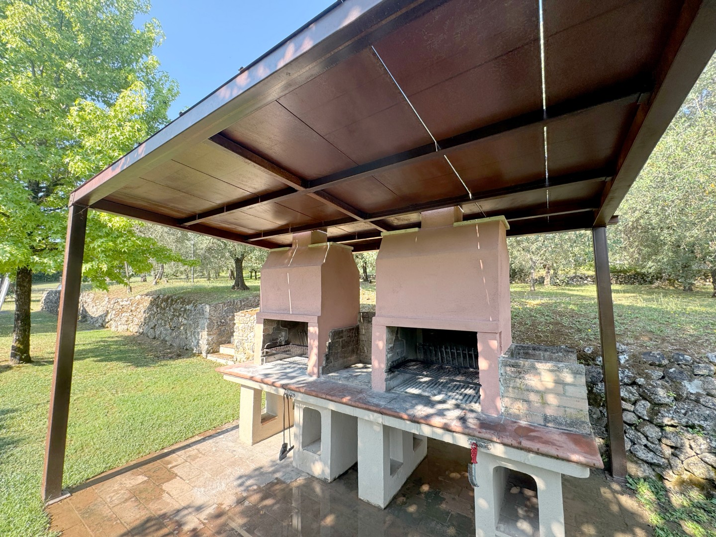 st-0726-facilities-barbecue-1
