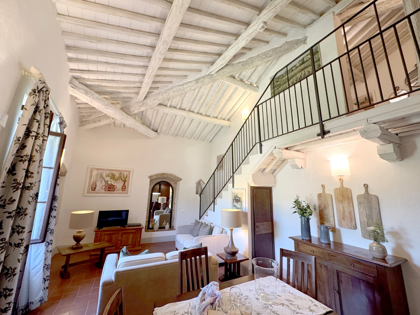 st-0726-property-s34-interior-living-area-3