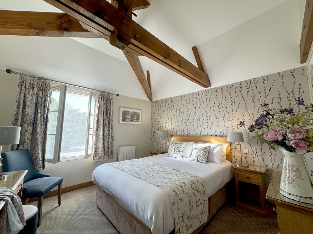 co-1025-bedroom-double-3