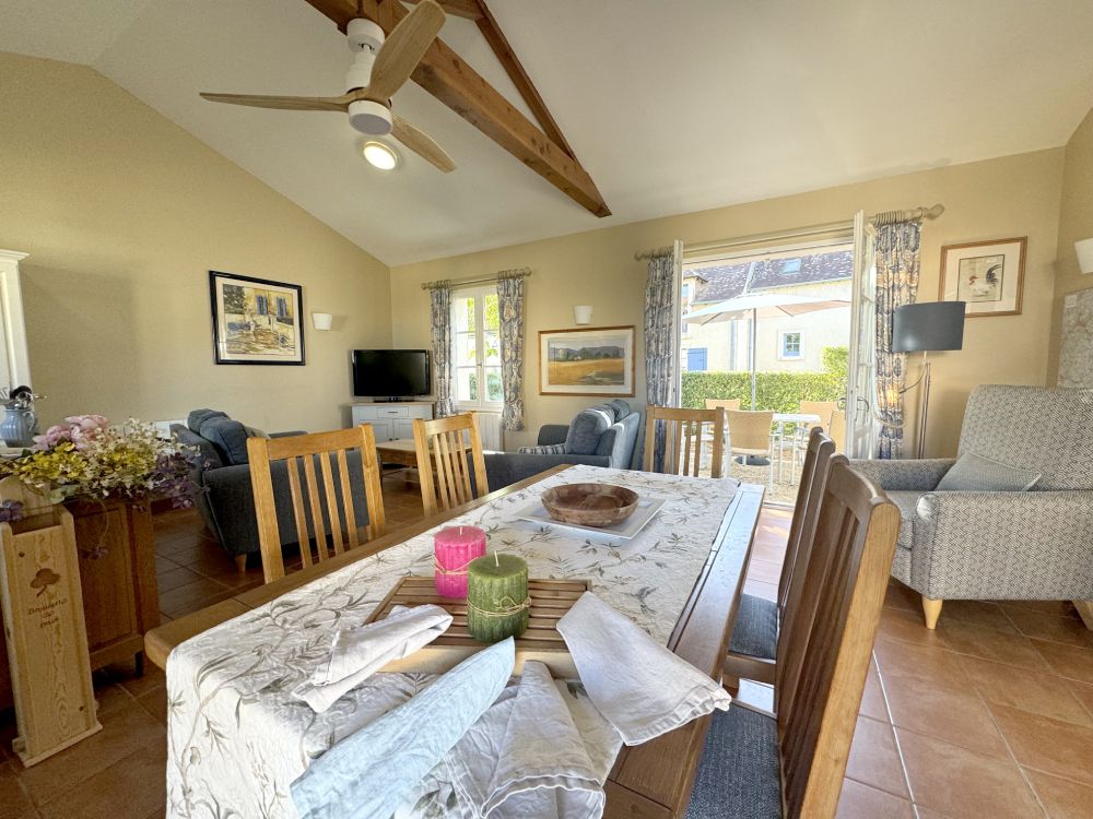 co-1025-living-area-1