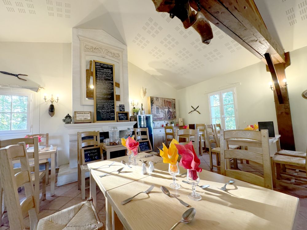 co-1025-on-site-restaurant-3