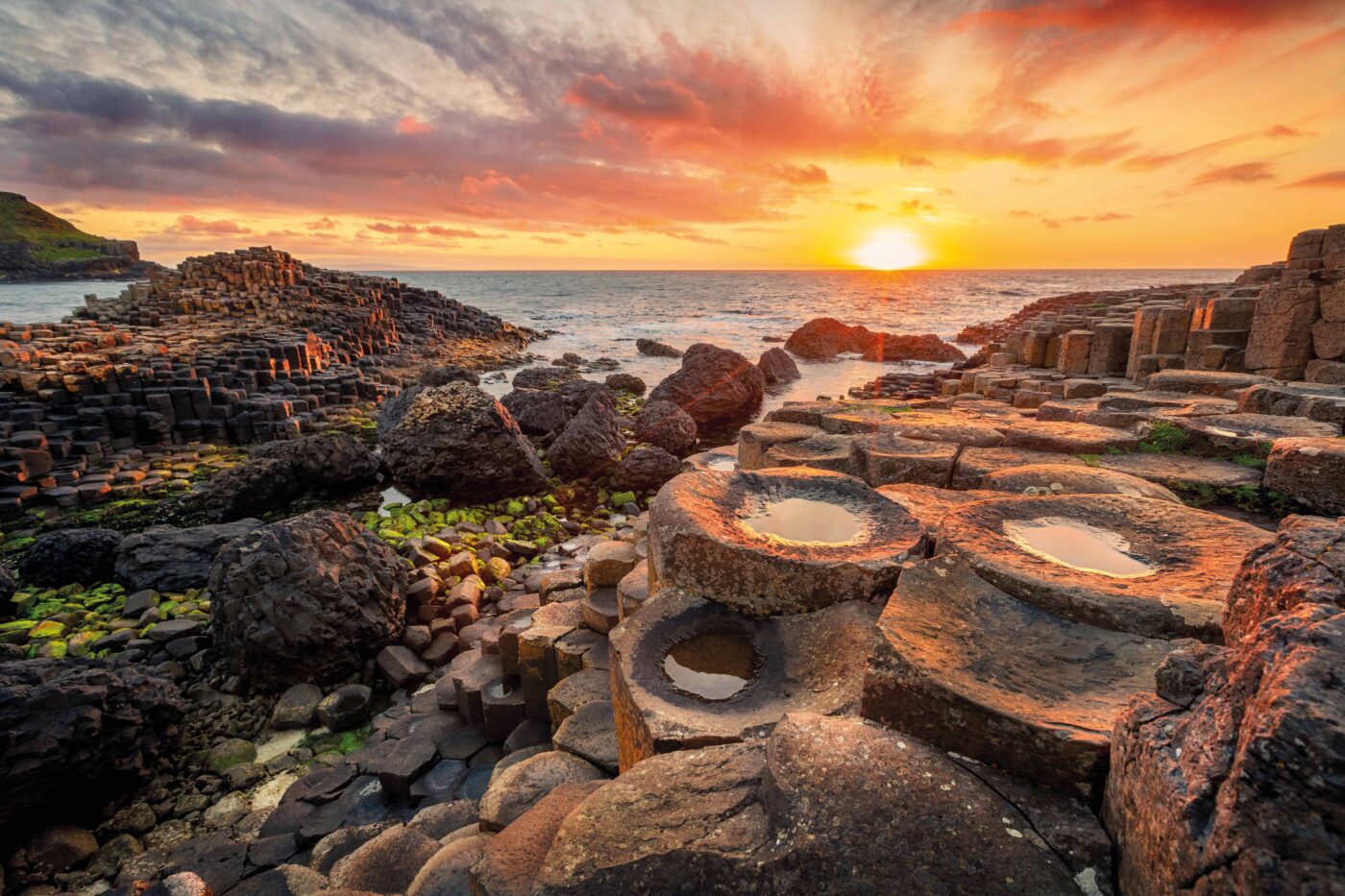 shutterstock_2116720739-Giant’s-Causeway