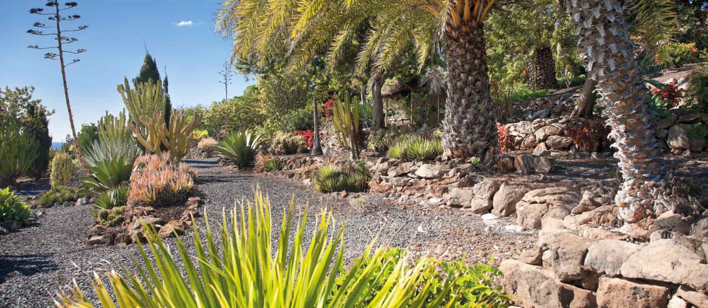 Gardens_Illustrated_IE56-2